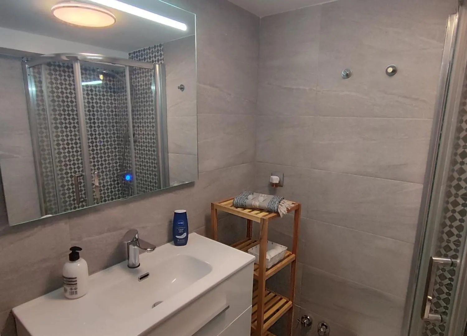 Habitación en casa particular Room Private Bathroom In Shared Apartment 50M From Gibraltar La Línea de la Concepción