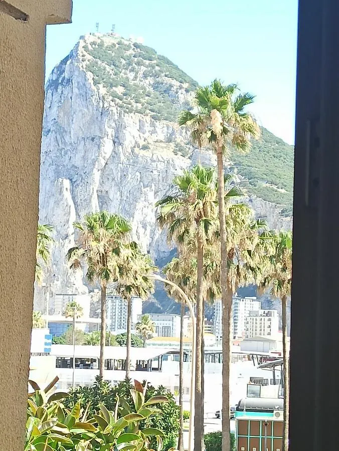 Homestay Room Private Bathroom In Shared Apartment 50M From Gibraltar La Linea de la Concepcion Spain